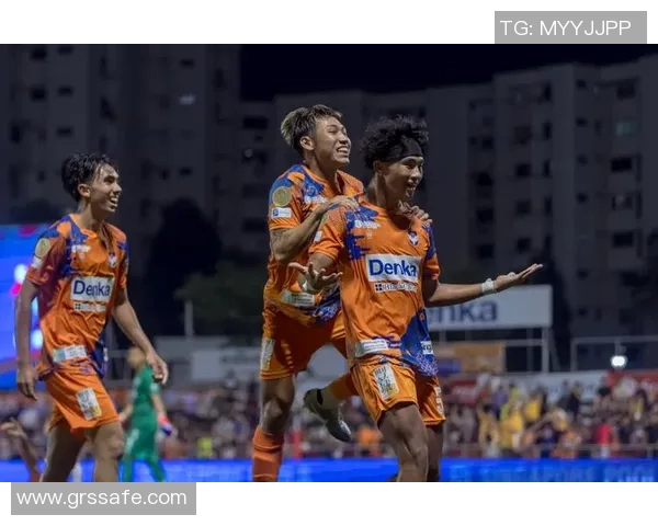 新泻天鹅迎战町田球队全力争胜展现实力与斗志